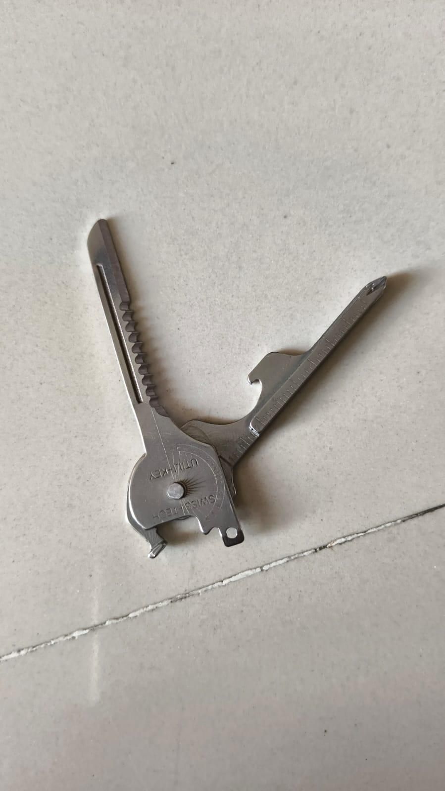 8 in 1 Key Shaped Multitool